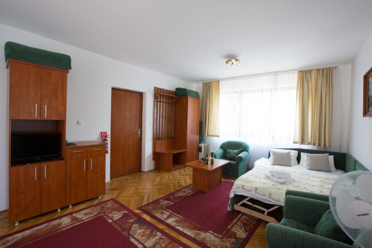 Helios Hotel Apartments Budapest Exteriör bild